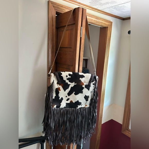 Fringe Cowprint crossbody - Picture 2 of 2